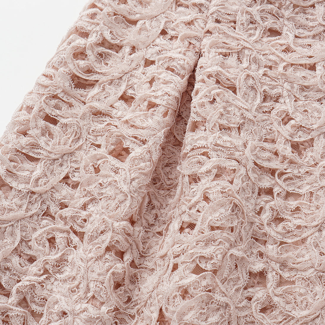 “Sloane Ave."繞畫織藝鏤花蕾絲短褲—Rose Reverie織夢玫瑰