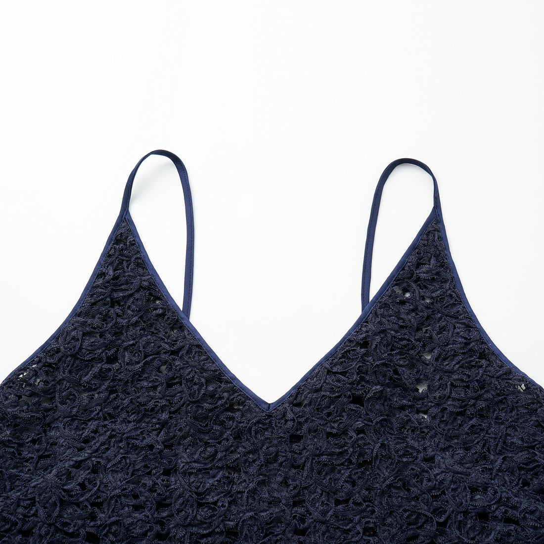 “Sloane Ave."繞畫織藝鏤花蕾絲細肩帶背心—Indigo Ballad布爾藍調