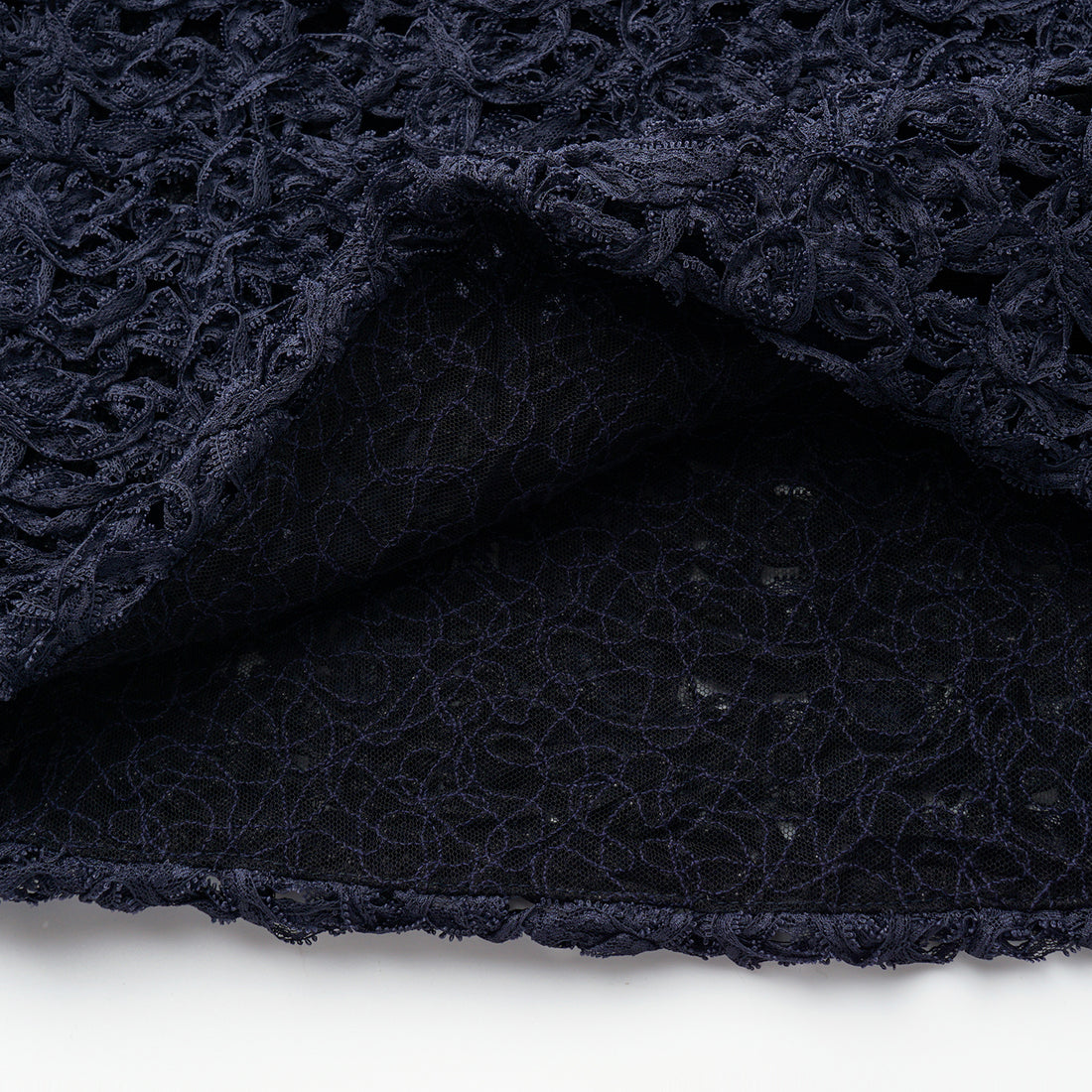 “Sloane Ave."繞畫織藝鏤花蕾絲細肩帶背心—Indigo Ballad布爾藍調