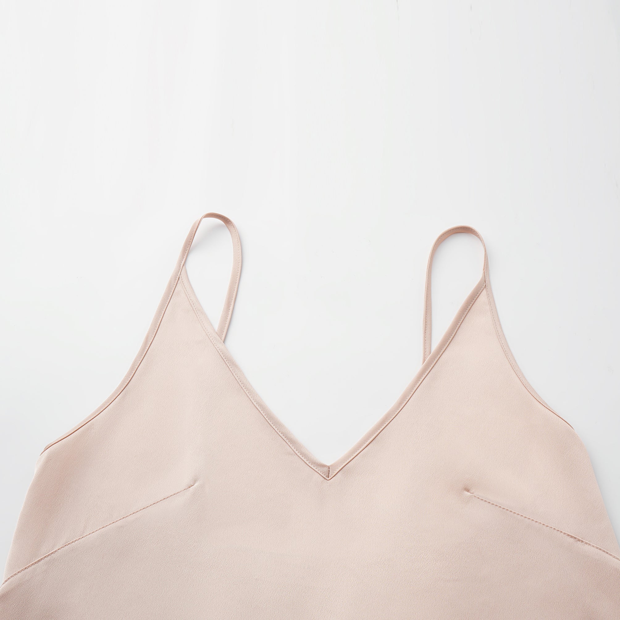 “Sloane Ave."繞畫織藝鏤花蕾絲細肩帶背心—Rose Reverie織夢玫瑰