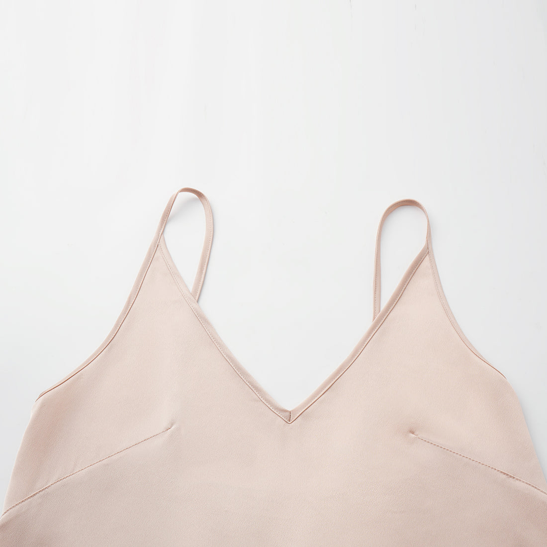 “Sloane Ave."繞畫織藝鏤花蕾絲細肩帶背心—Rose Reverie織夢玫瑰