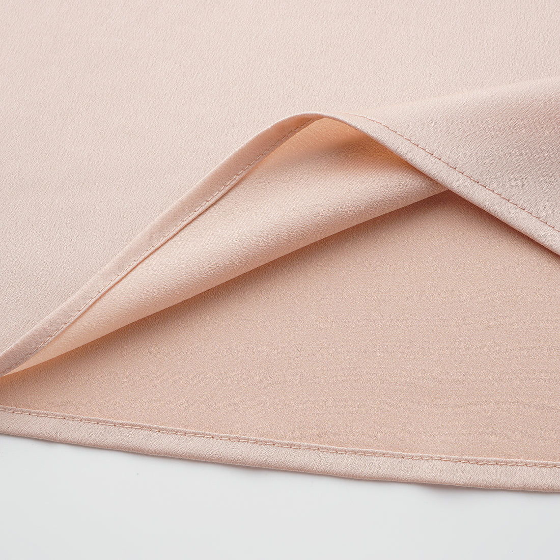 “Sloane Ave."繞畫織藝鏤花蕾絲細肩帶背心—Rose Reverie織夢玫瑰