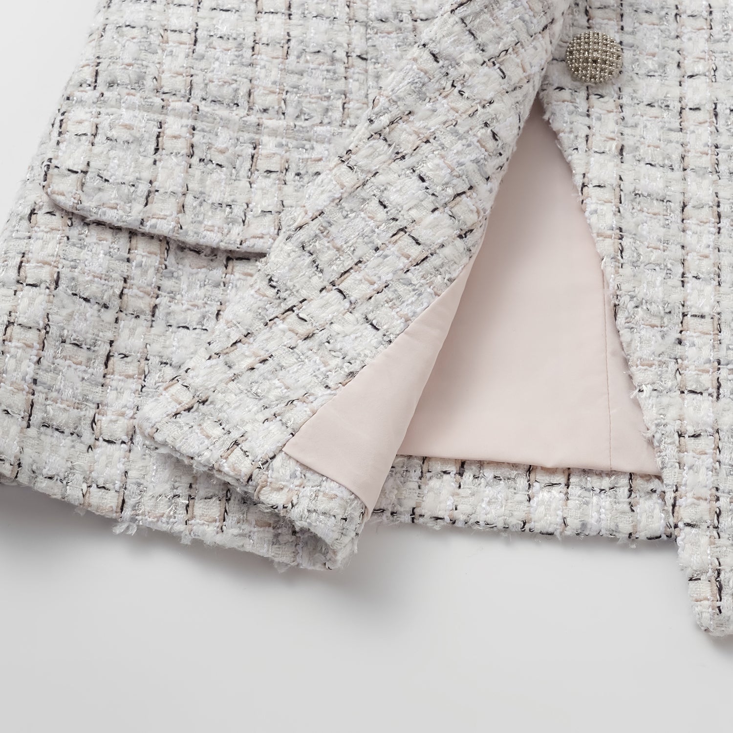 "Chelsea Citywalk."  立體剪裁花呢背心—Blanc