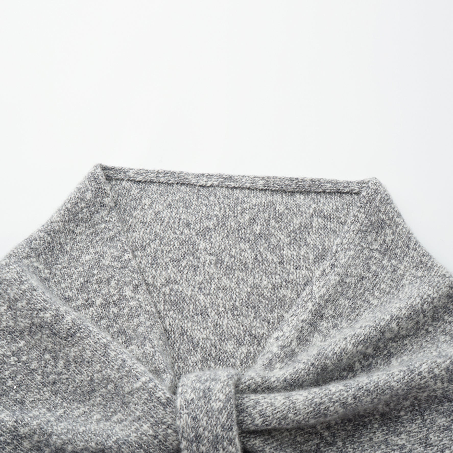 “Winter Diary” 100% Cashmere頂級Slub極細絨柔星點針織披巾—Ash Cloud灰霧嵐雲