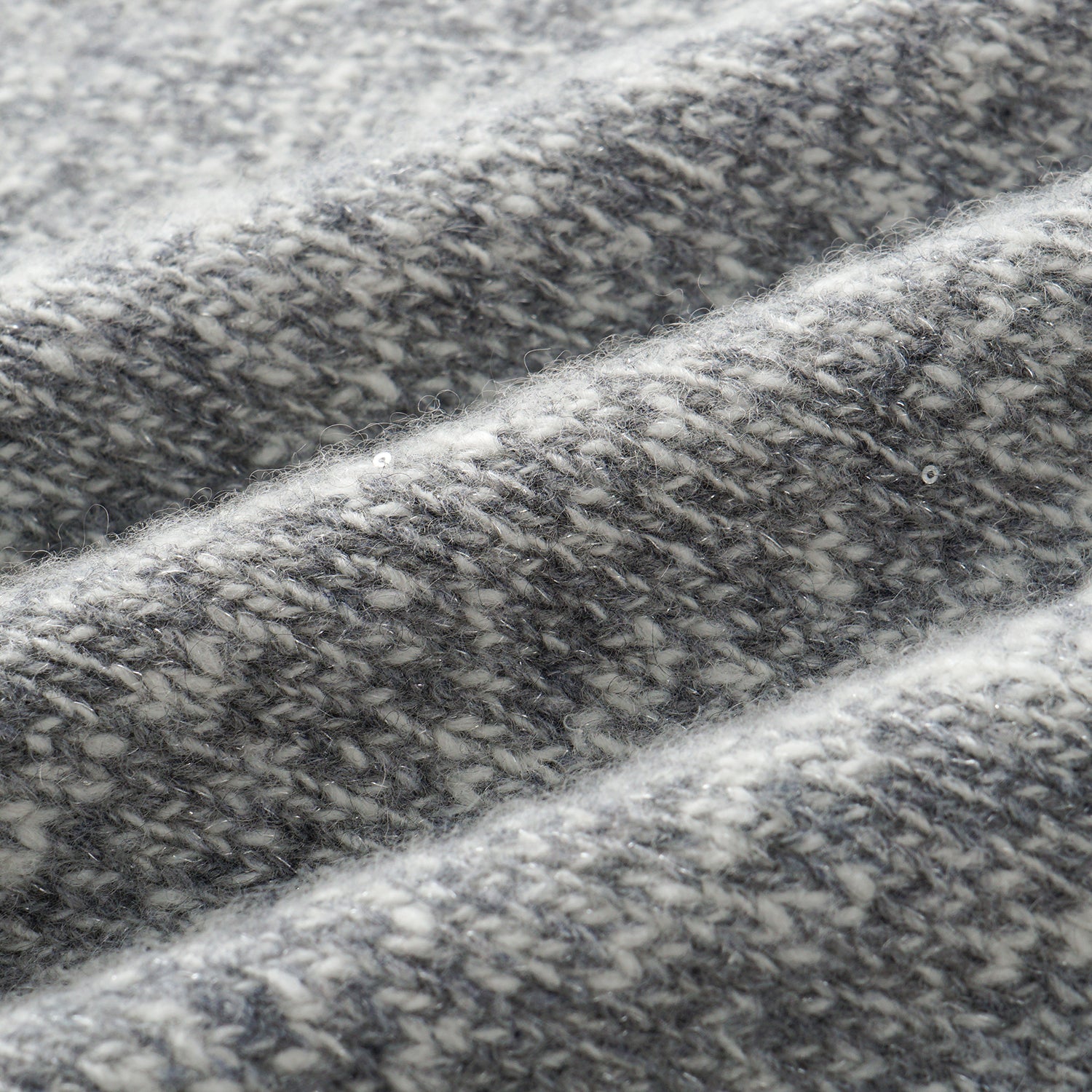 “Winter Diary” 100% Cashmere頂級Slub極細絨柔星點針織披巾—Ash Cloud灰霧嵐雲