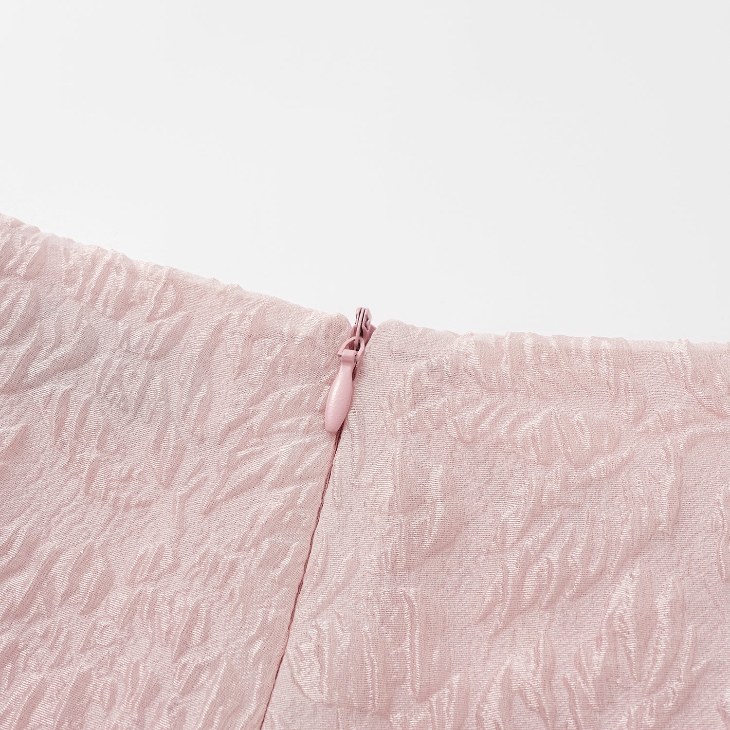 "Weekend at Monaco." 立體提花短褲—Bubble Gum