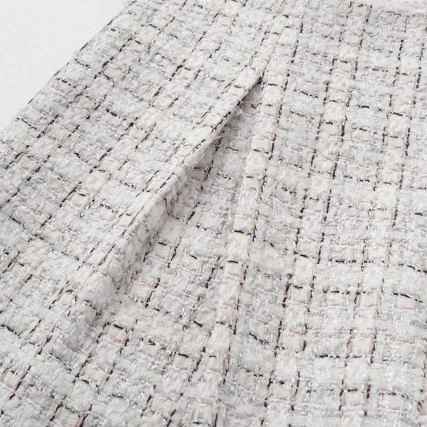 "Chelsea Citywalk."  花呢短褲—Blanc