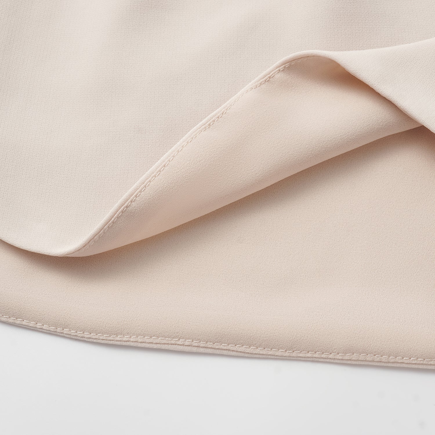 “Easy-go Chic” 肌理醋酸西裝罩衫/短褲套裝—Beige