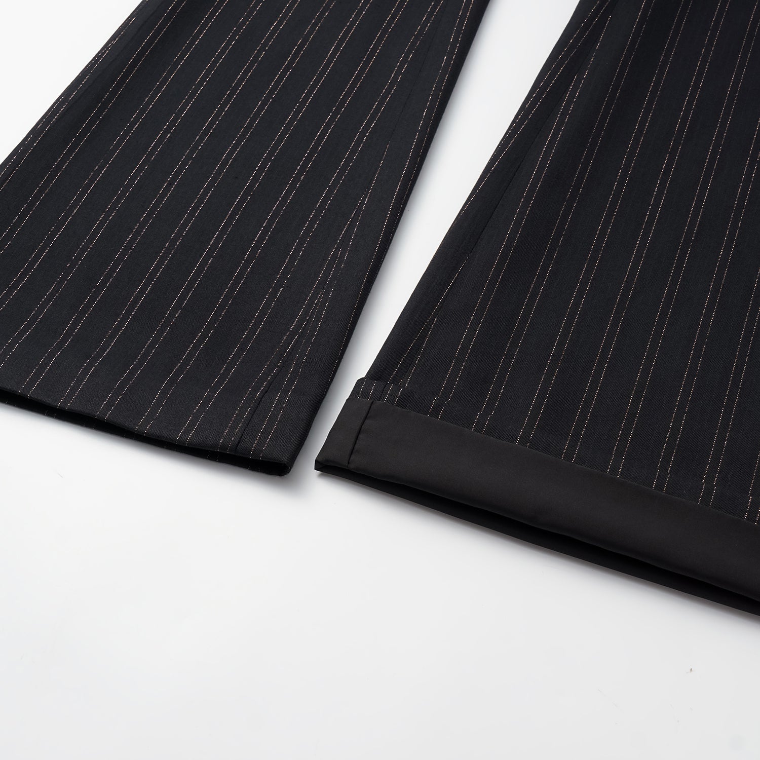 "Speak Sleek." 義大利織金工藝直條喇叭褲—Indigo