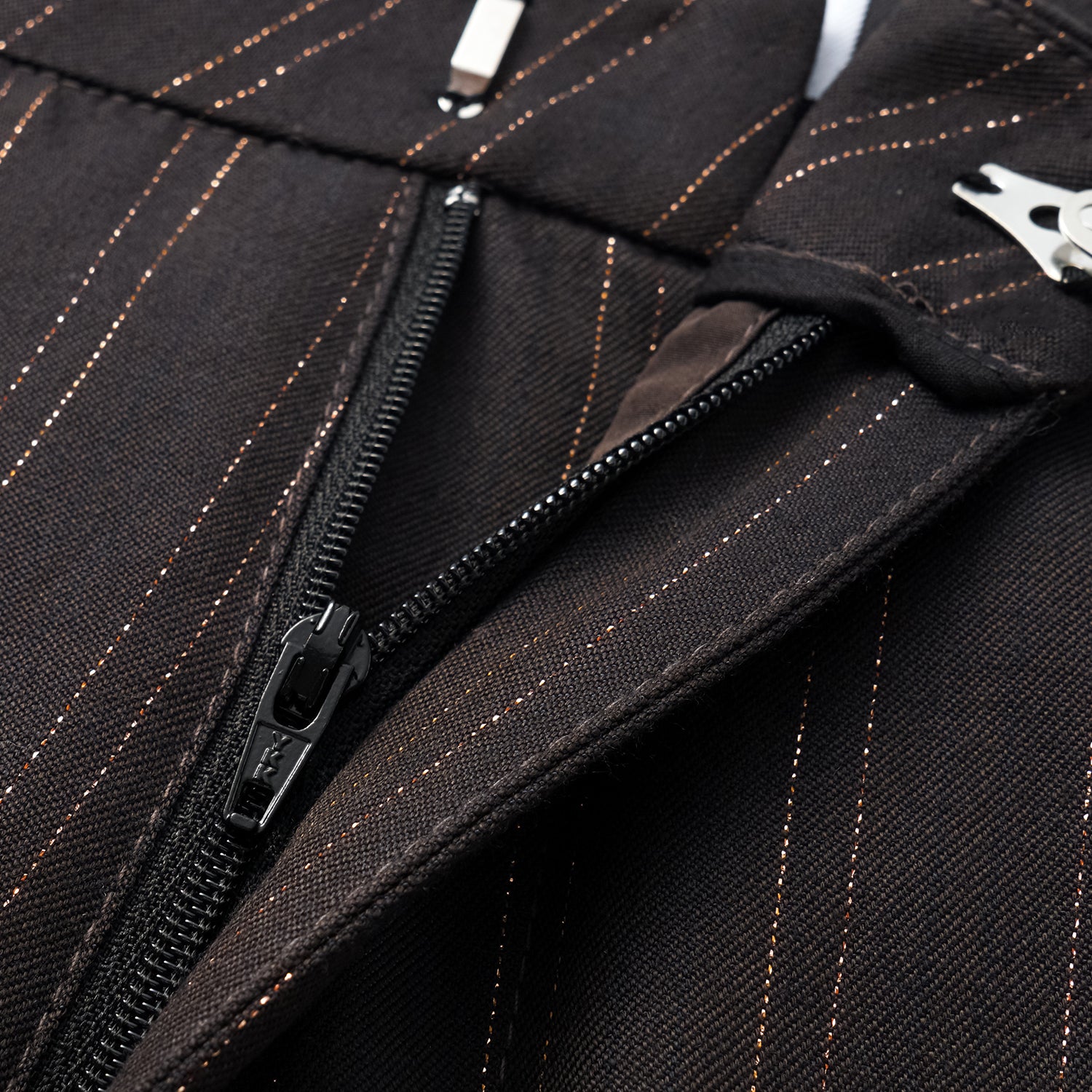 "Speak Sleek." 義大利織金工藝直條喇叭褲—Ink