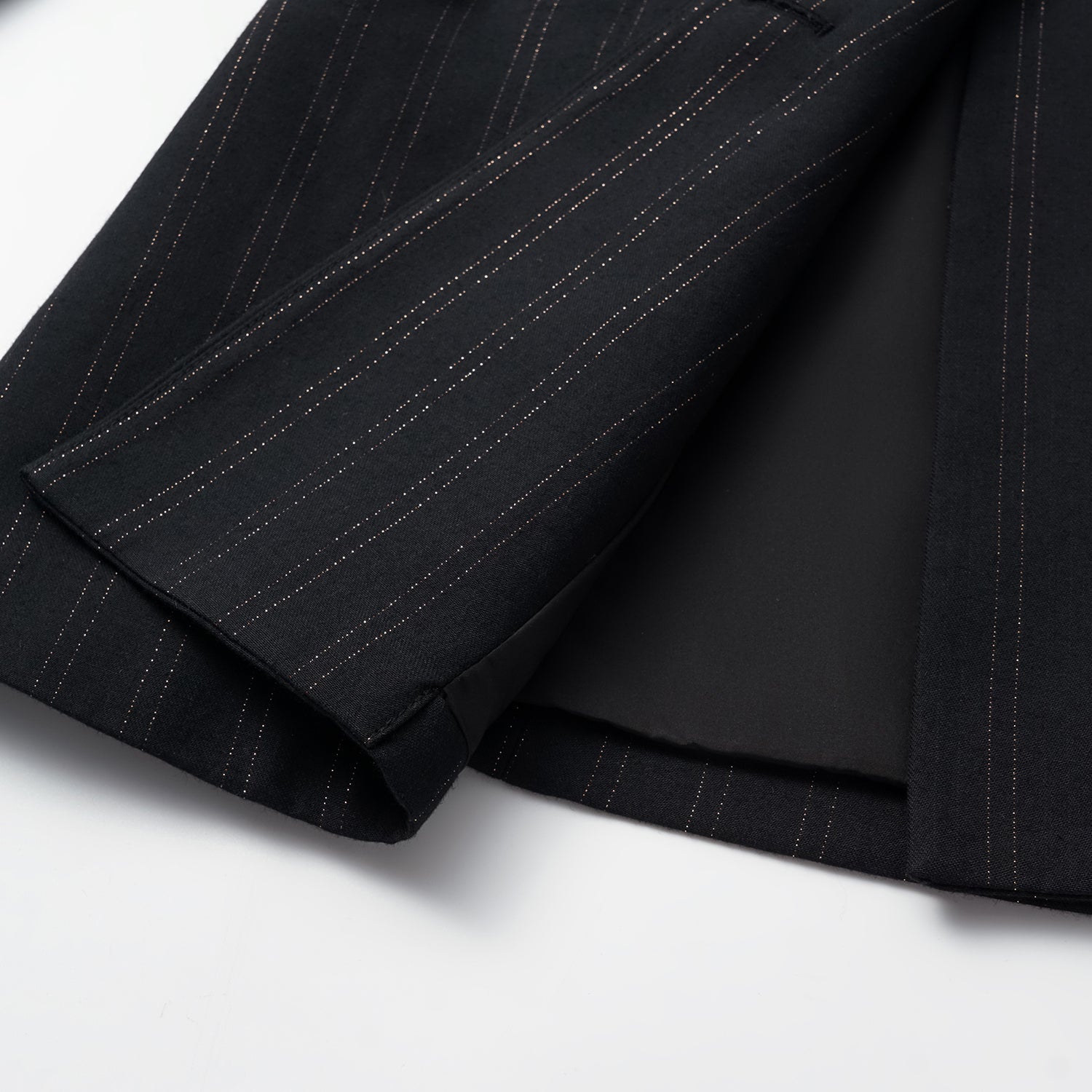 "Speak Sleek." 義大利織金工藝直條立體剪裁西裝外套—Indigo