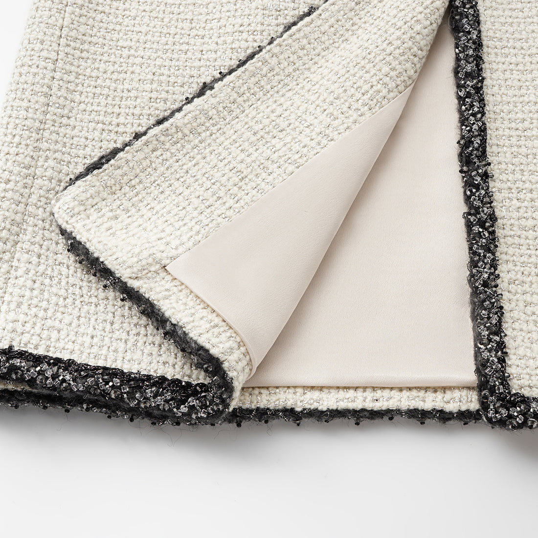 "Chelsea Citywalk." 羊毛真絲立體築理銀織花呢修身馬甲背心洋裝—Bronte Muse勃朗特繆思