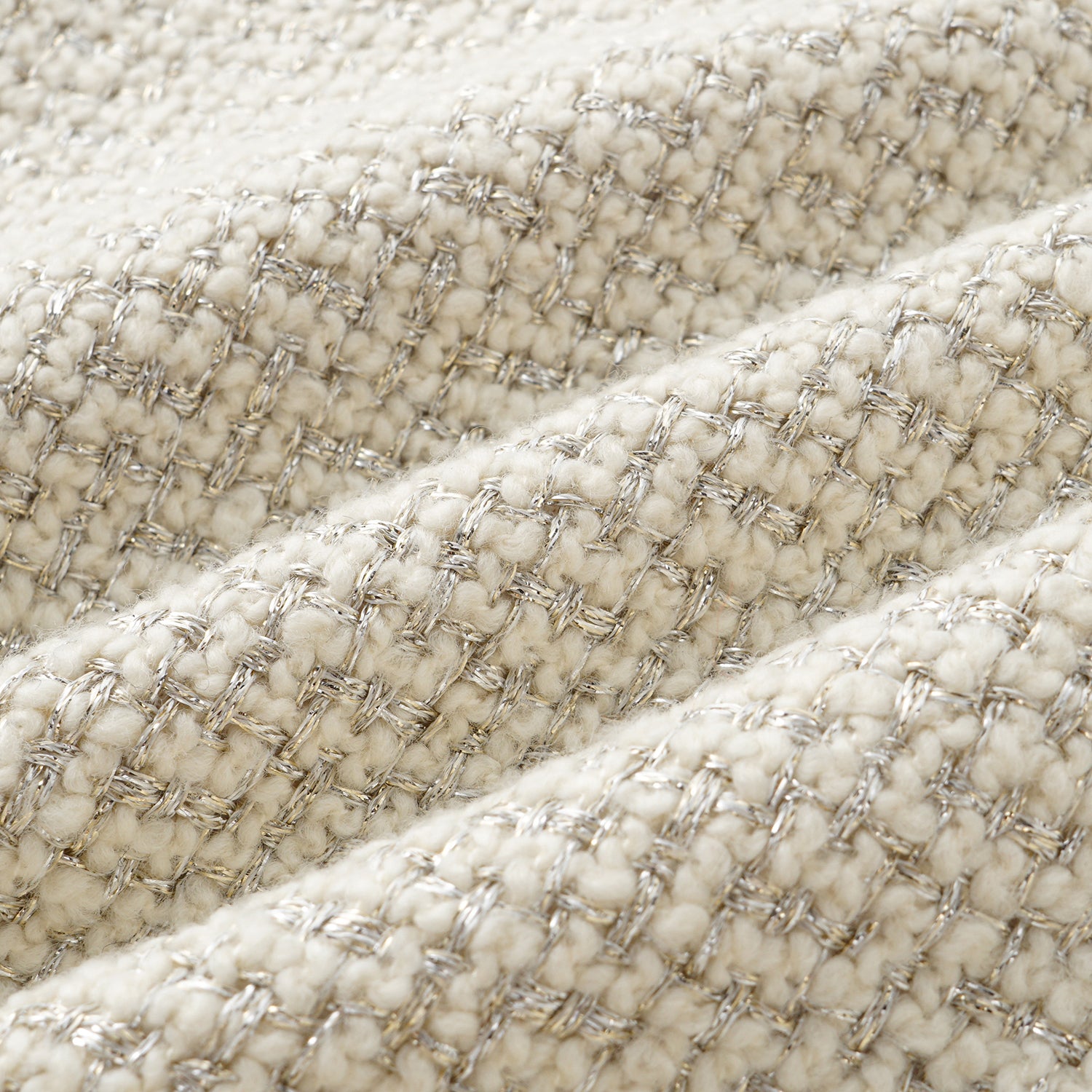 "Chelsea Citywalk." 羊毛真絲立體築理銀織花呢短褲—Bronte Muse勃朗特繆思