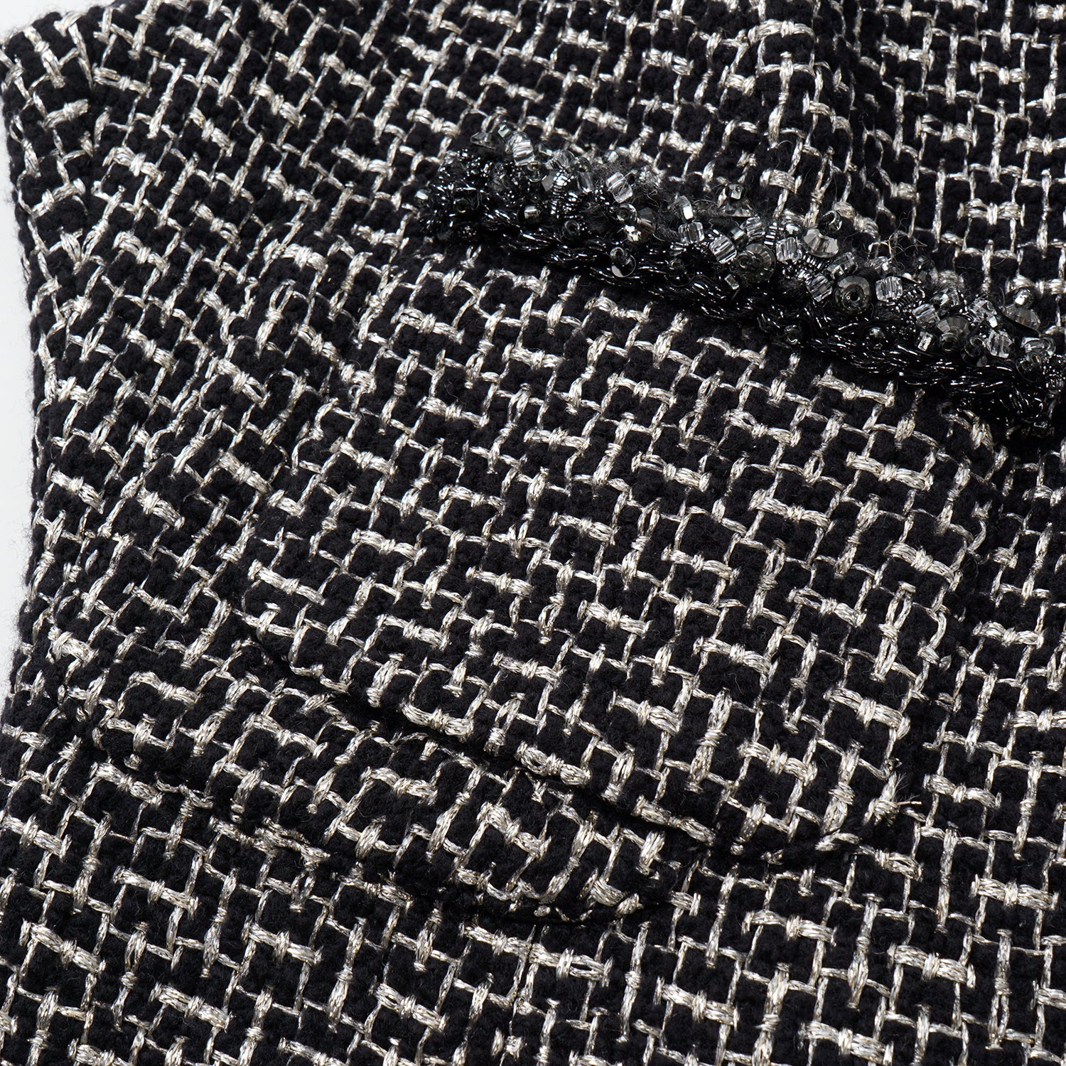 "Chelsea Citywalk." 羊毛真絲立體築理銀織花呢修身馬甲背心洋裝—Woolf Noir吳爾芙之影