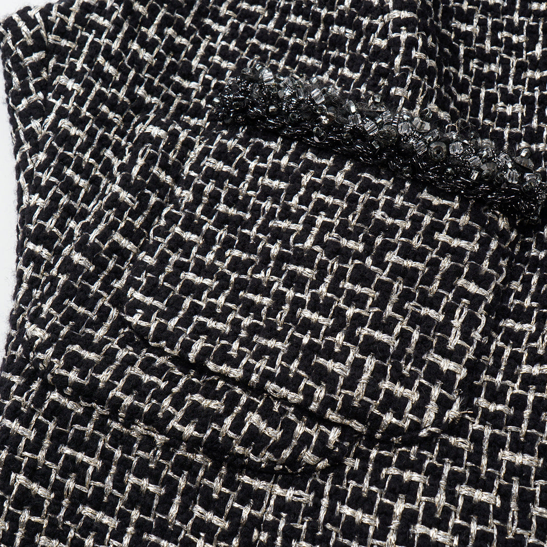 "Chelsea Citywalk." 羊毛真絲立體築理銀織花呢修身馬甲背心洋裝—Woolf Noir吳爾芙之影