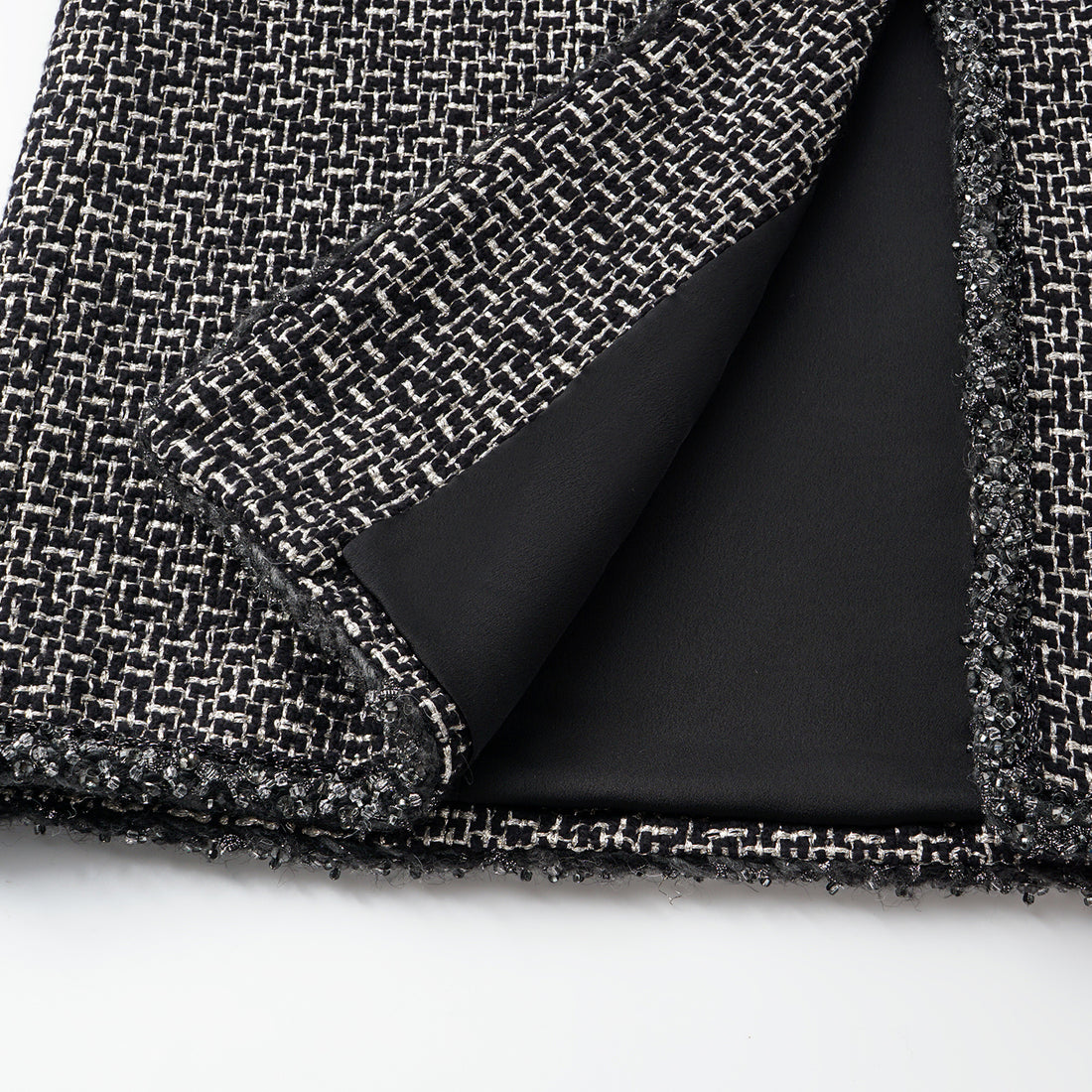 "Chelsea Citywalk." 羊毛真絲立體築理銀織花呢修身馬甲背心洋裝—Woolf Noir吳爾芙之影