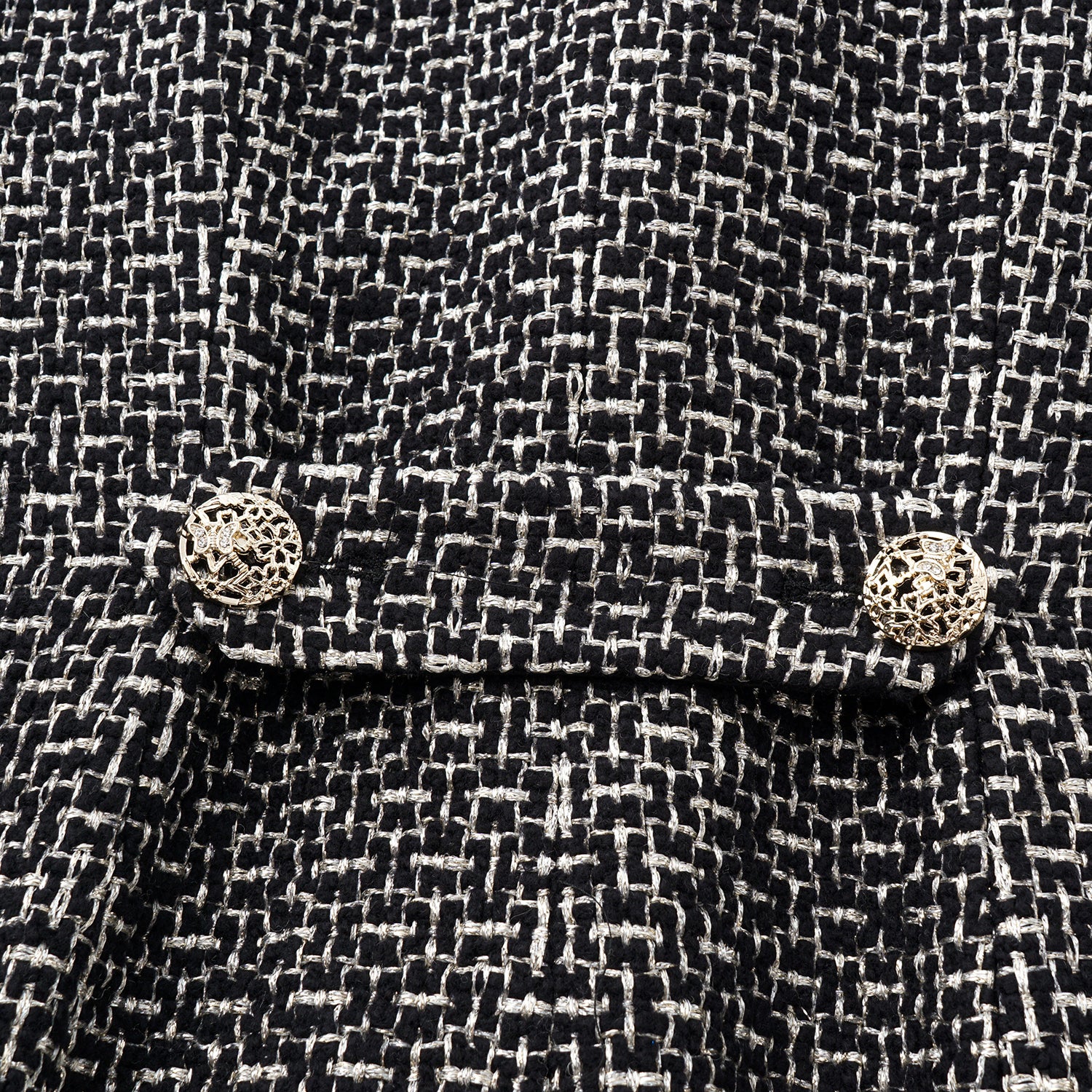 "Chelsea Citywalk." 羊毛真絲立體築理銀織花呢修身馬甲背心洋裝—Woolf Noir吳爾芙之影