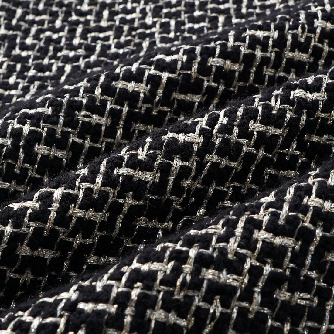 "Chelsea Citywalk." 羊毛真絲立體築理銀織花呢修身馬甲背心洋裝—Woolf Noir吳爾芙之影