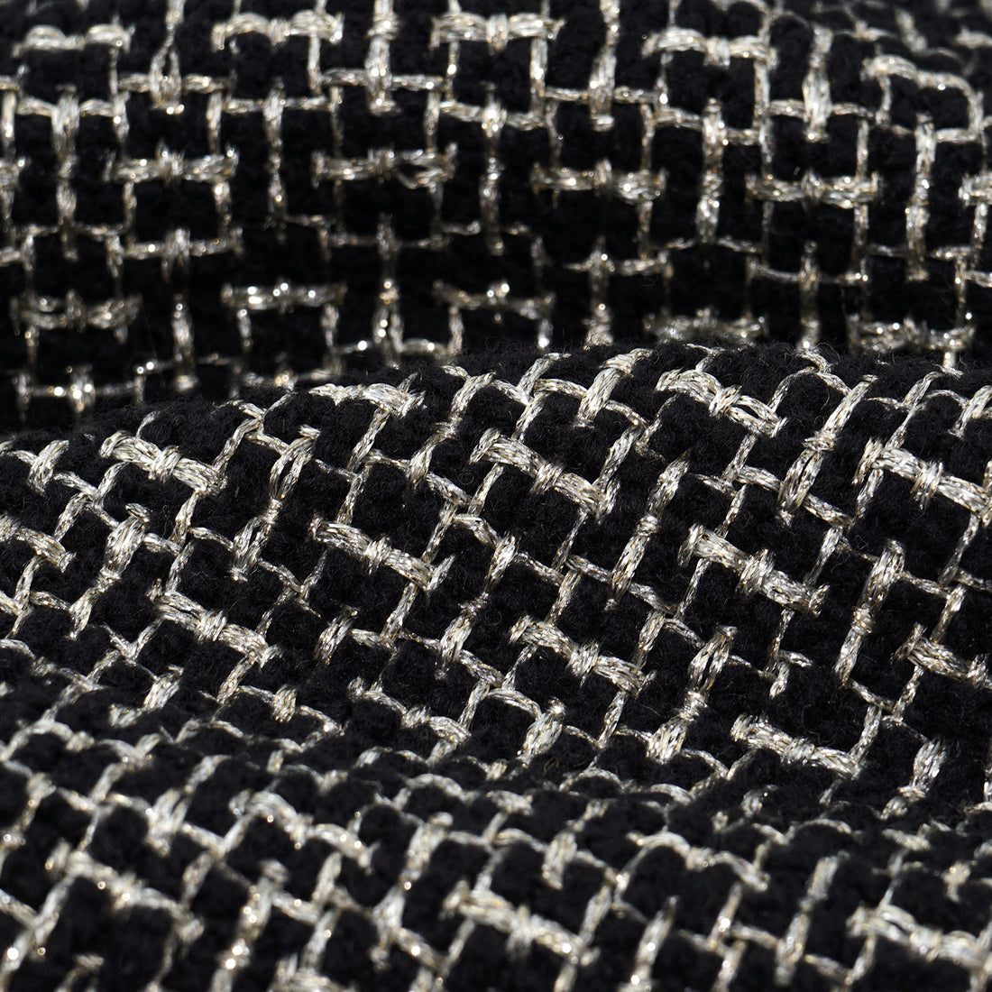 "Chelsea Citywalk." 羊毛真絲立體築理銀織花呢修身馬甲背心洋裝—Woolf Noir吳爾芙之影