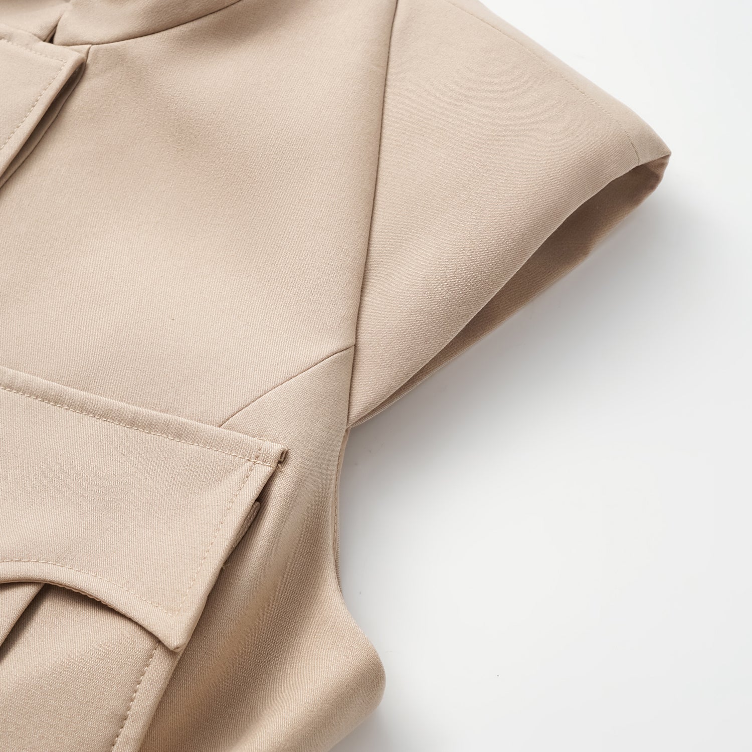 "Weekend at Monaco." 義大利肌理面料狩獵馬甲背心—Taupe