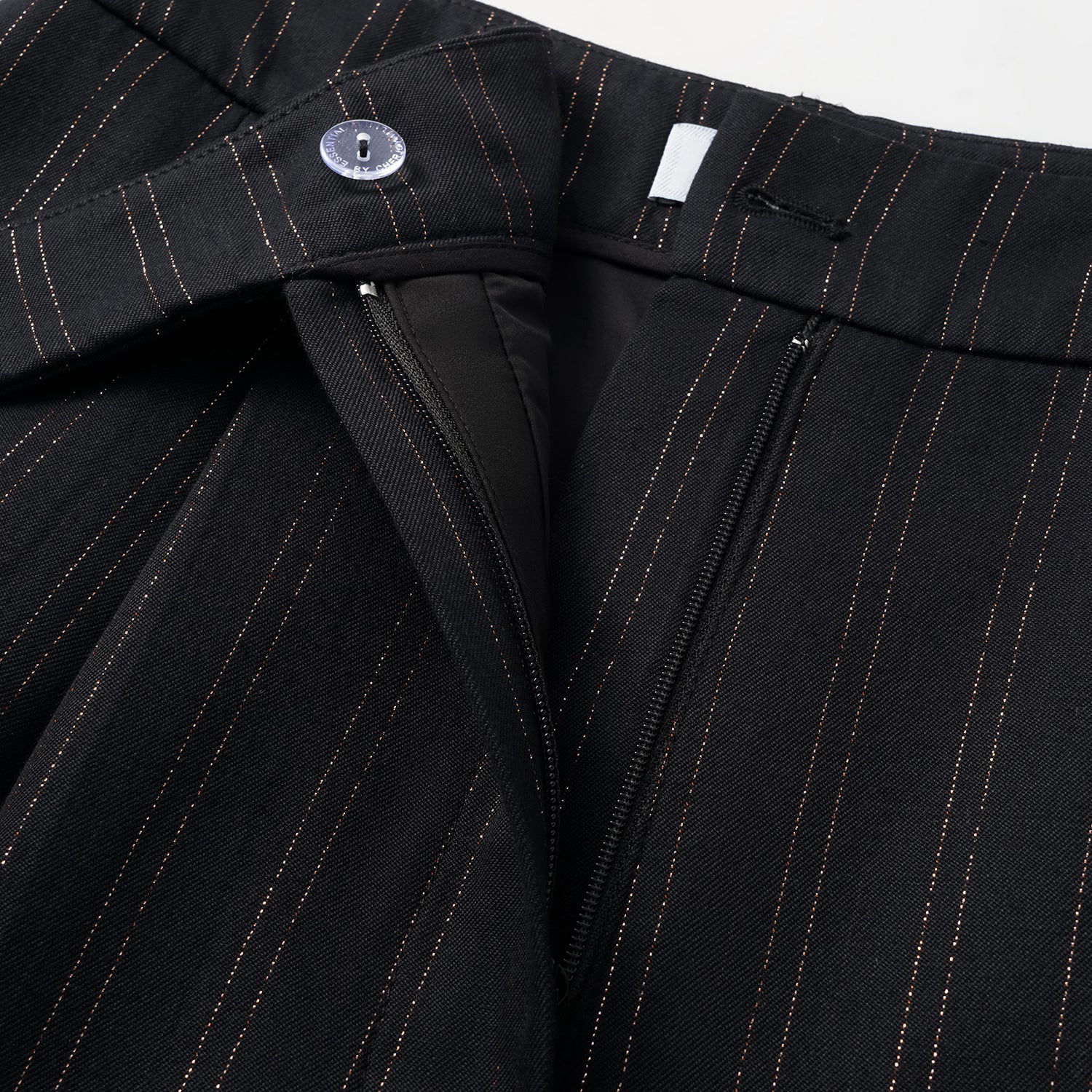 "Speak Sleek." 義大利織金工藝直條西裝短褲—Indigo