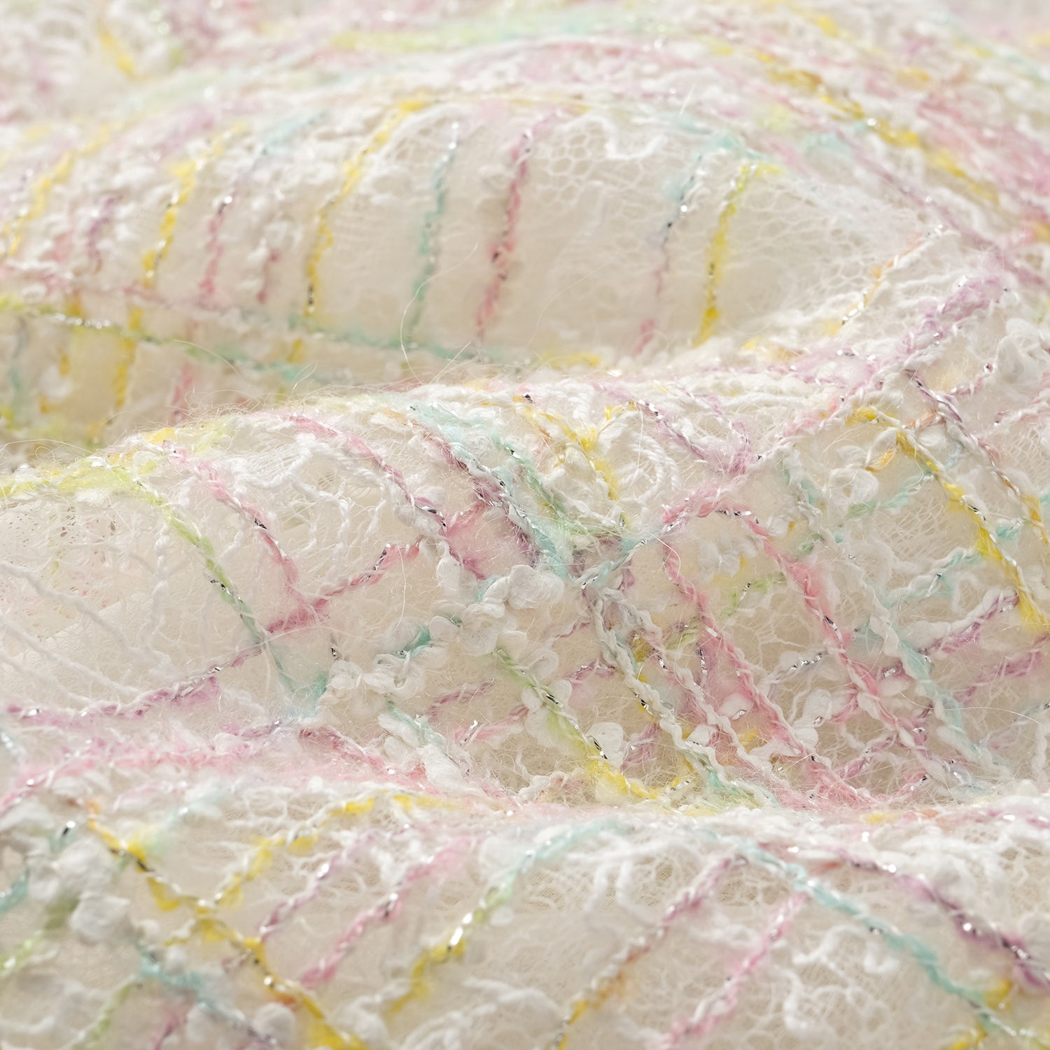 "Quiet Mastery." 法國頂級手工坊特殊工藝蕾絲背心