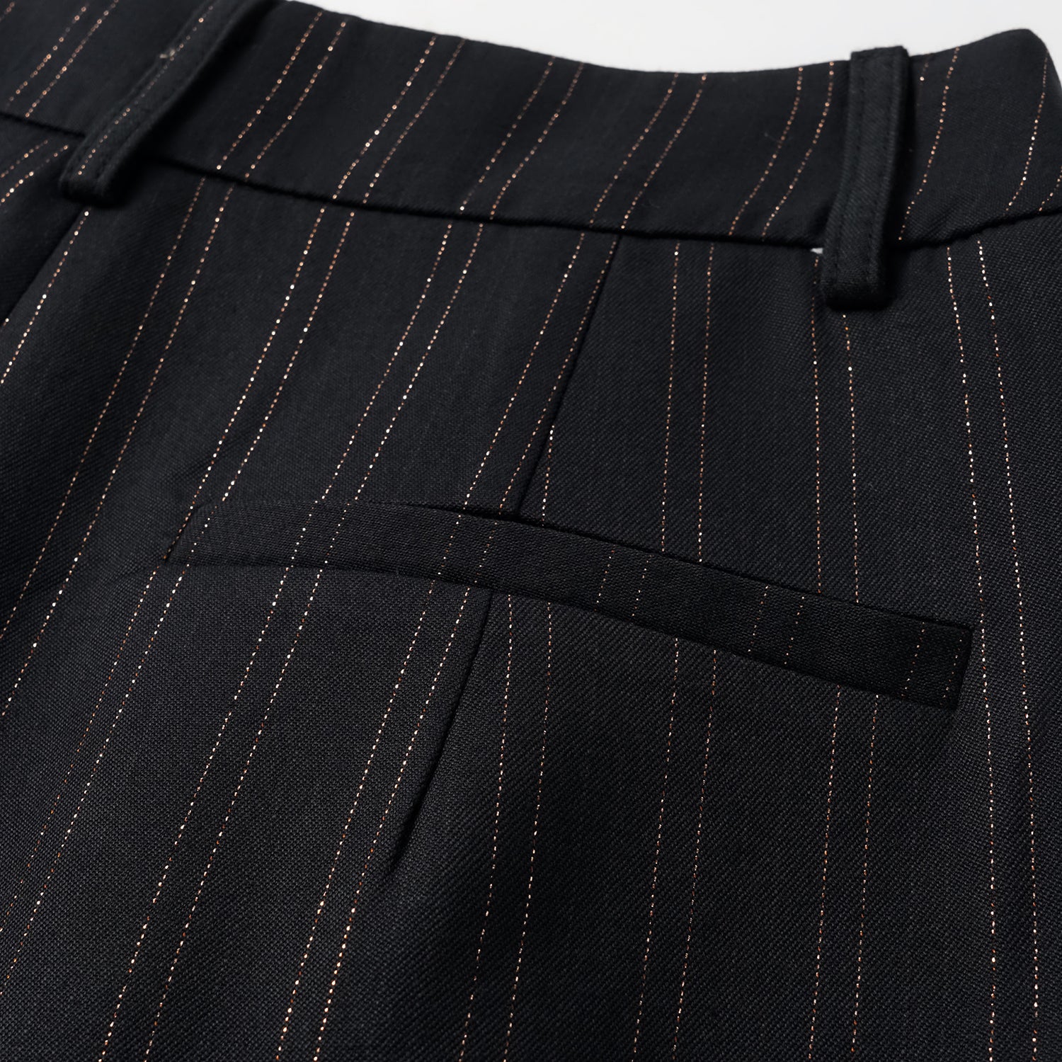 "Speak Sleek." 義大利織金工藝直條西裝短褲—Indigo