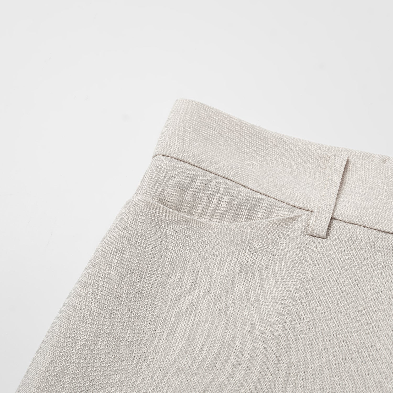 "Weekend at Monaco." 特殊絲竹肌理工藝醋酸休閒九分褲—Beige