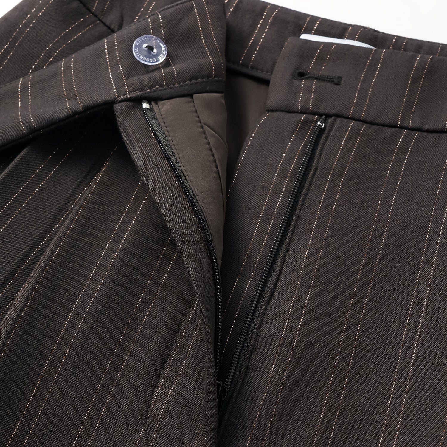 "Speak Sleek." 義大利織金工藝直條西裝短褲—InK