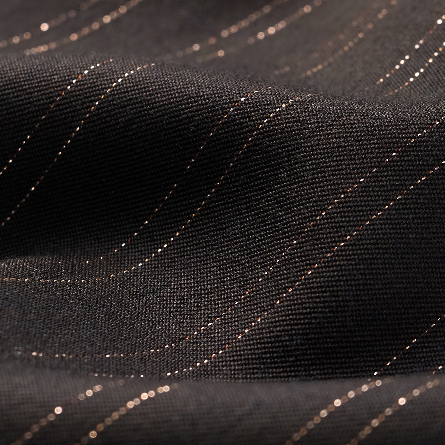 "Speak Sleek." 義大利織金工藝直條西裝短褲—InK