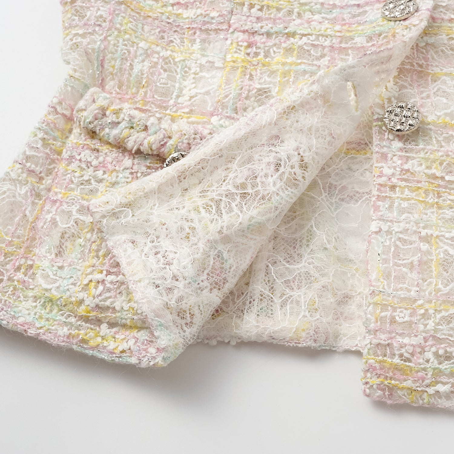 "Quiet Mastery." 法國頂級手工坊特殊工藝蕾絲背心