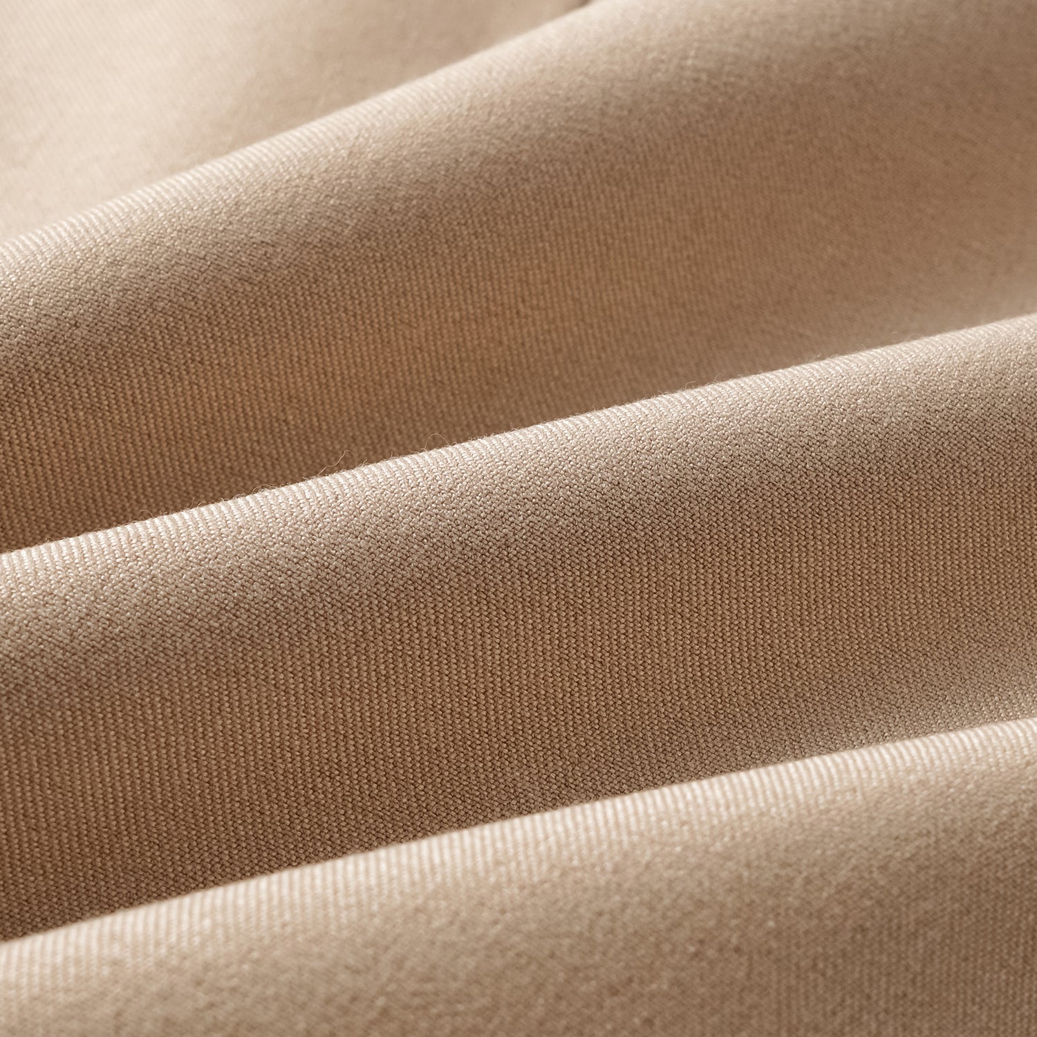 "Weekend at Monaco." 義大利肌理面料短褲—Taupe