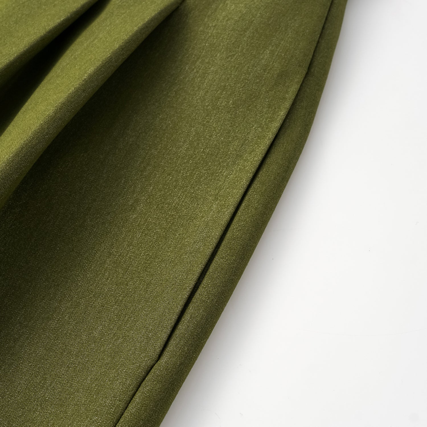 "Weekend at Monaco." 義大利肌理面料短褲—Pistachio