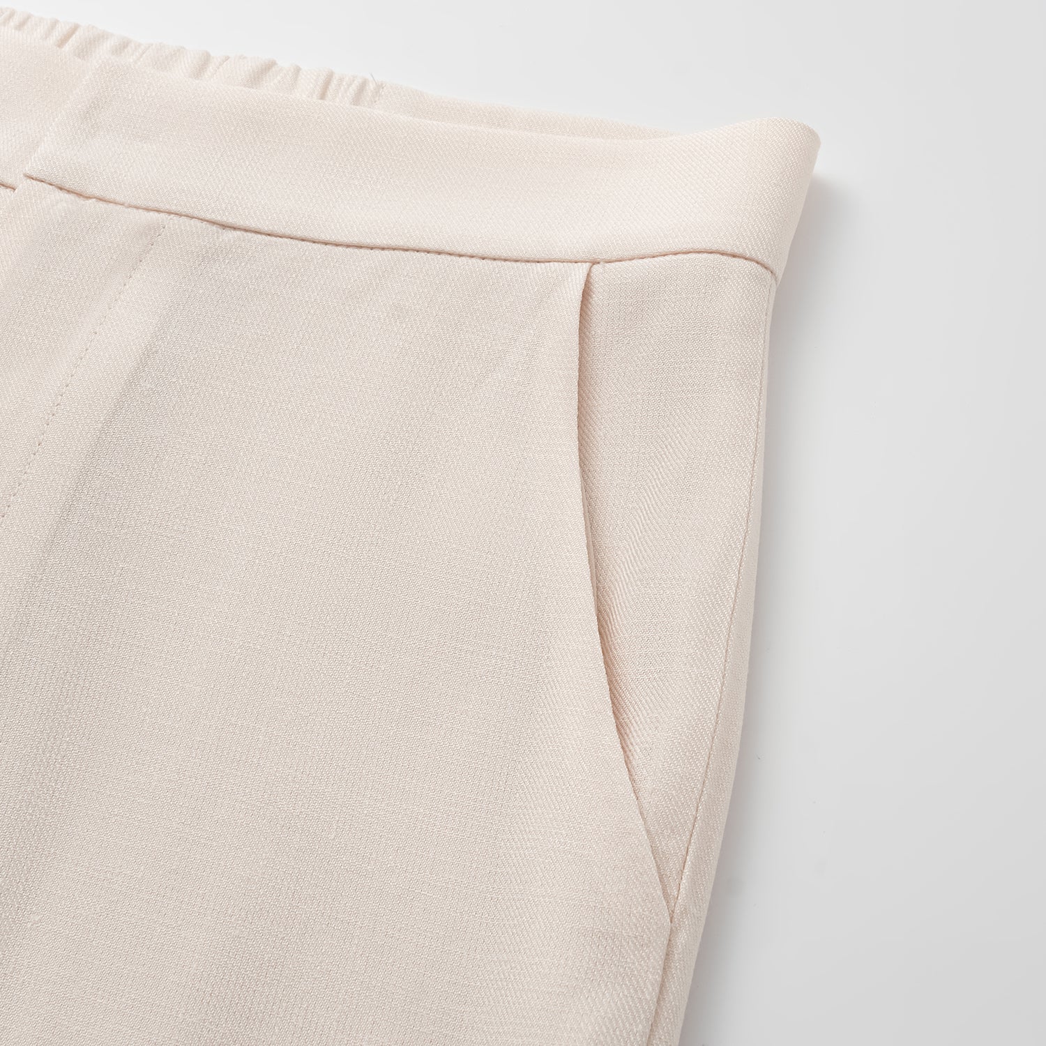 "Weekend at Monaco." 特殊絲竹肌理工藝醋酸休閒喇叭褲—Ivory