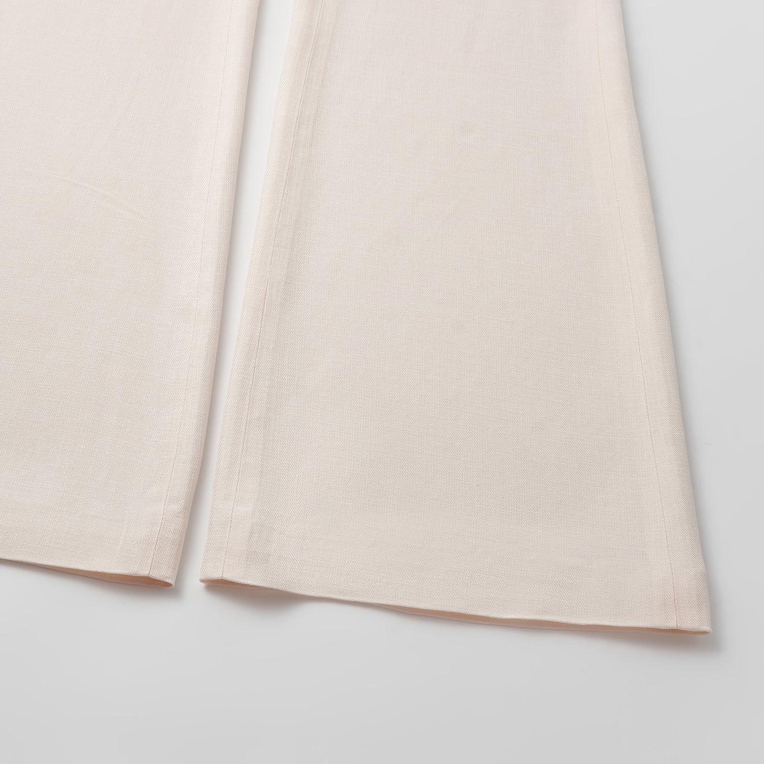 "Weekend at Monaco." 特殊絲竹肌理工藝醋酸休閒喇叭褲—Ivory