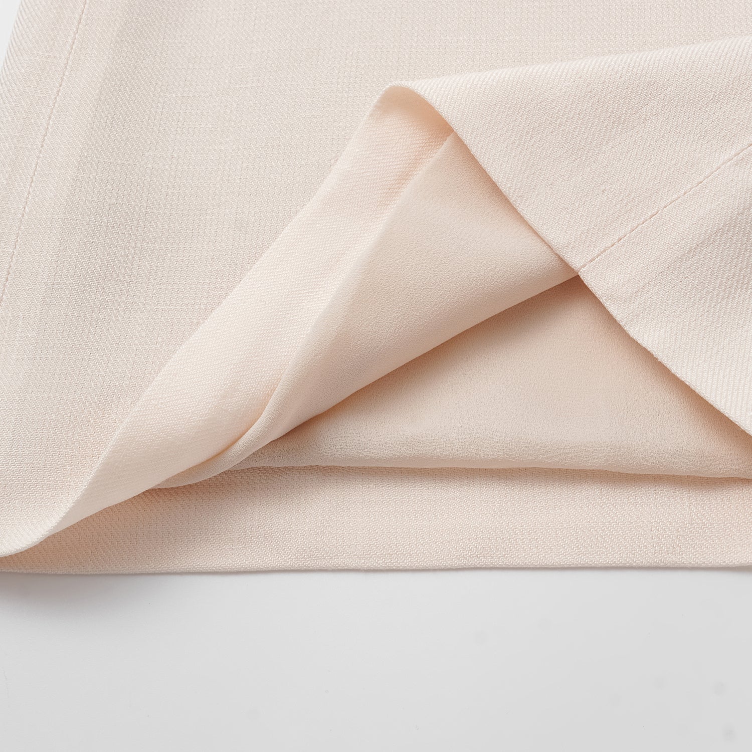 "Weekend at Monaco." 特殊絲竹肌理工藝醋酸休閒喇叭褲—Ivory