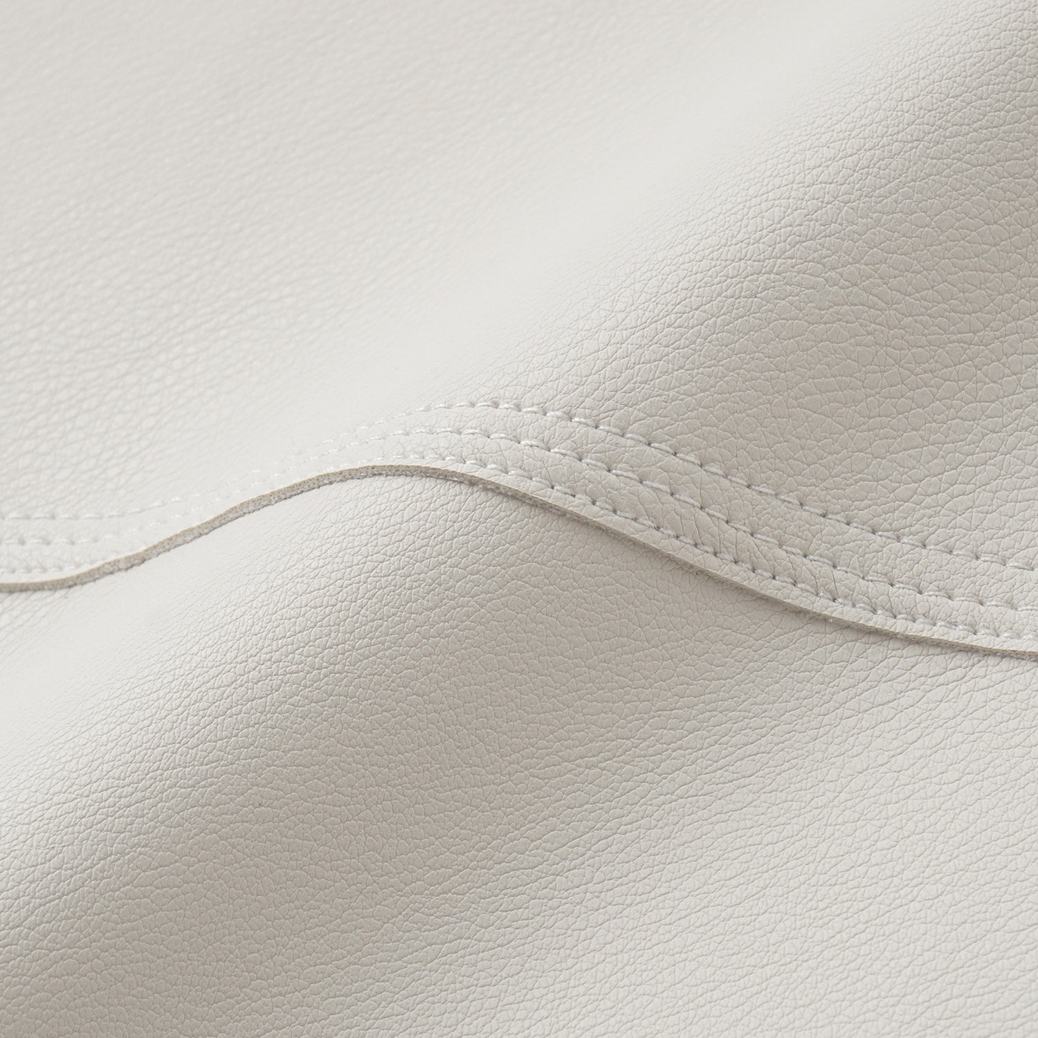 “Easy-go Chic” 純素皮精裁切皮工藝九分褲—Champagne Mousse慕斯香檳