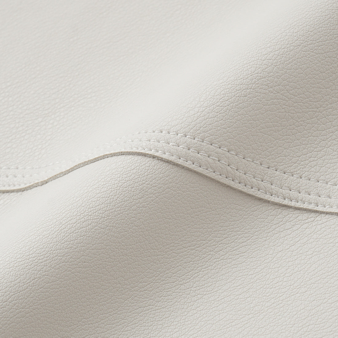 “Easy-go Chic” 純素皮精裁切皮工藝九分褲—Champagne Mousse慕斯香檳