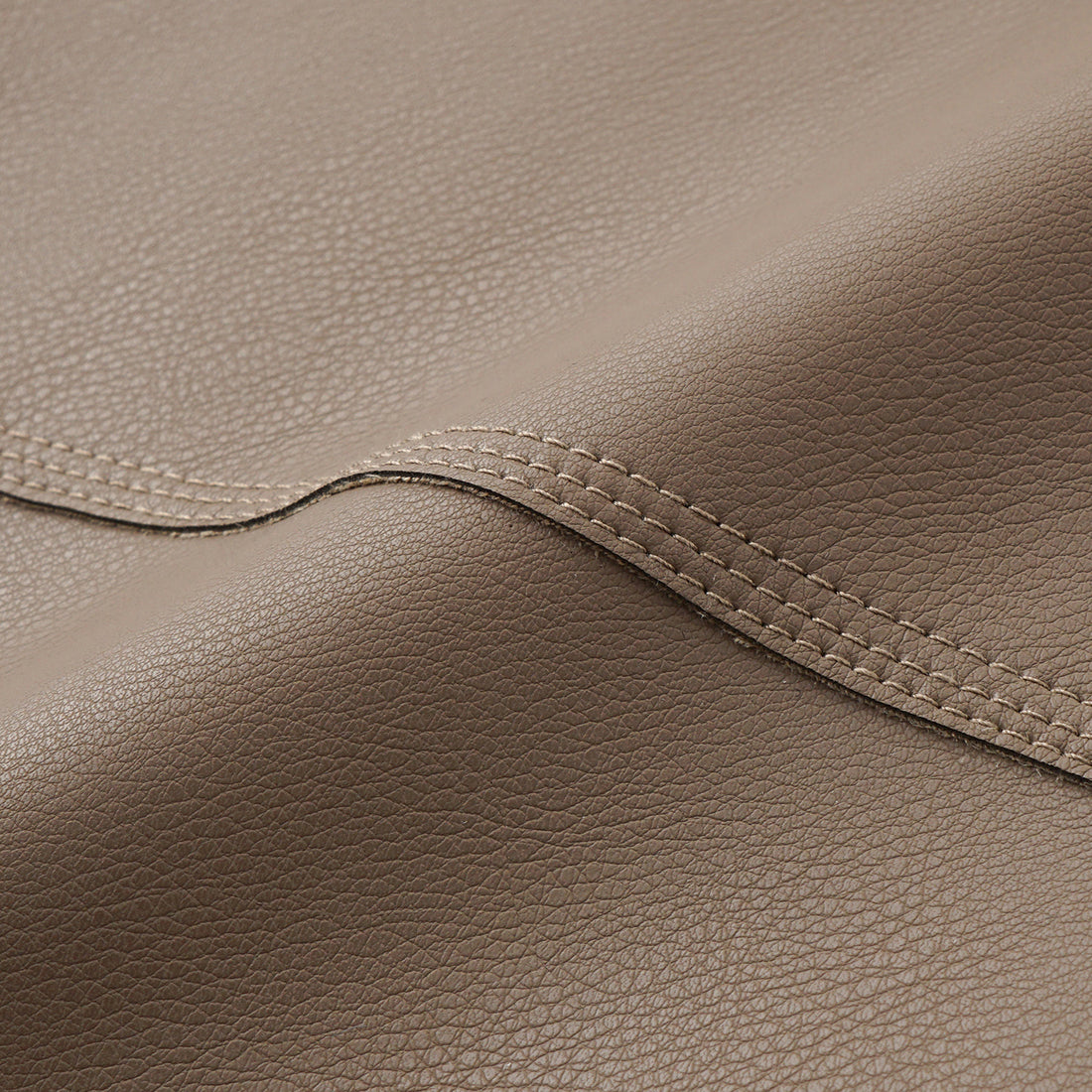 “Easy-go Chic” 純素皮精裁切皮工藝九分褲—Cameo Brown寶石布朗