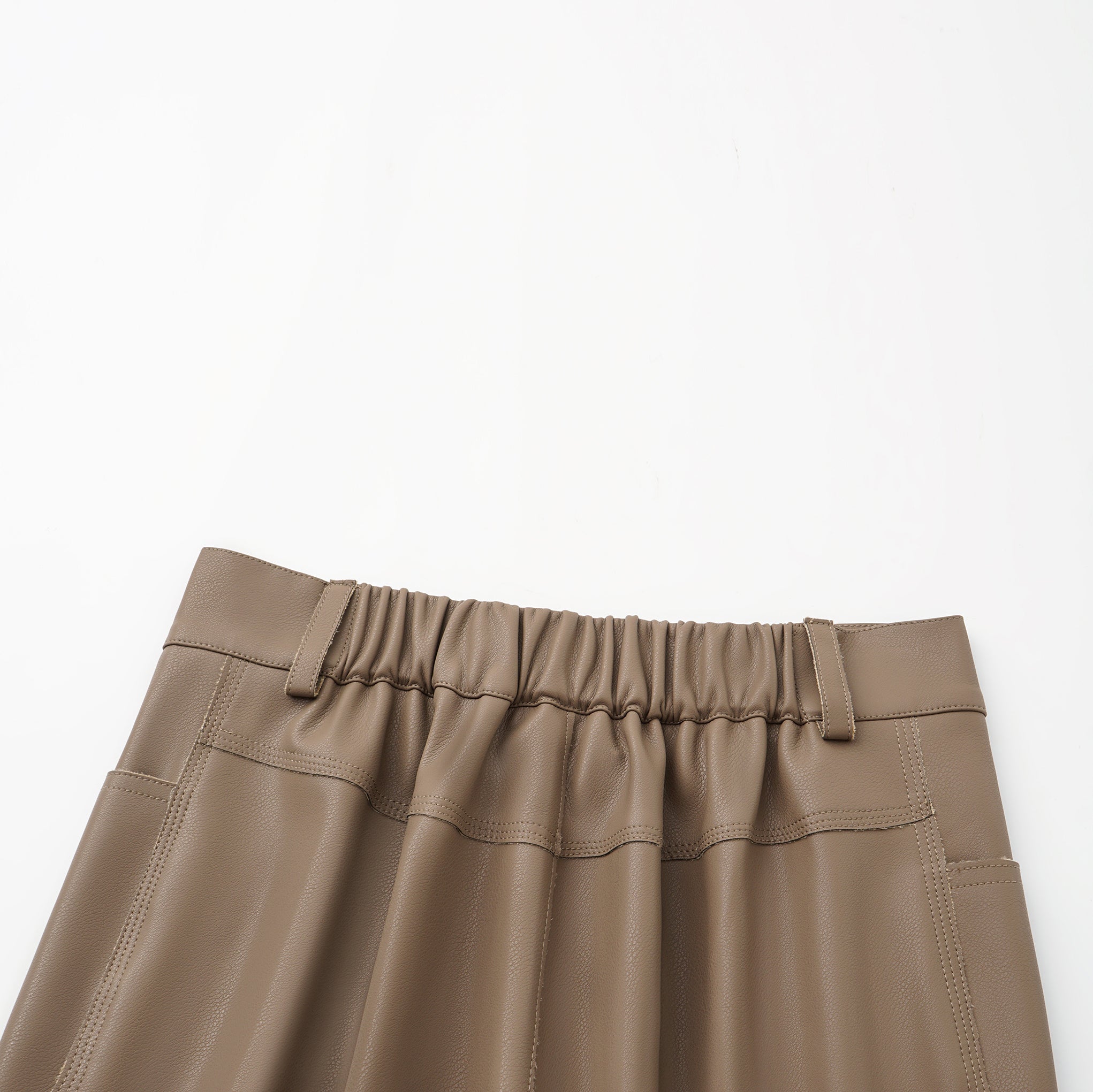 “Easy-go Chic” 純素皮精裁切皮工藝九分褲—Cameo Brown寶石布朗