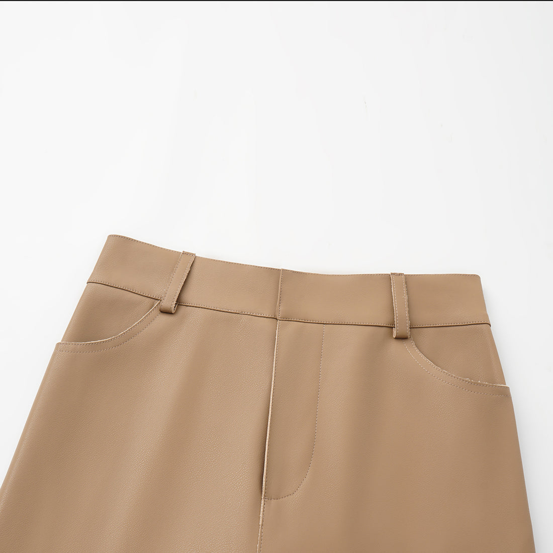 “Easy-go Chic” 純素皮精裁切皮工藝九分褲—Sugar Almond焦糖杏仁