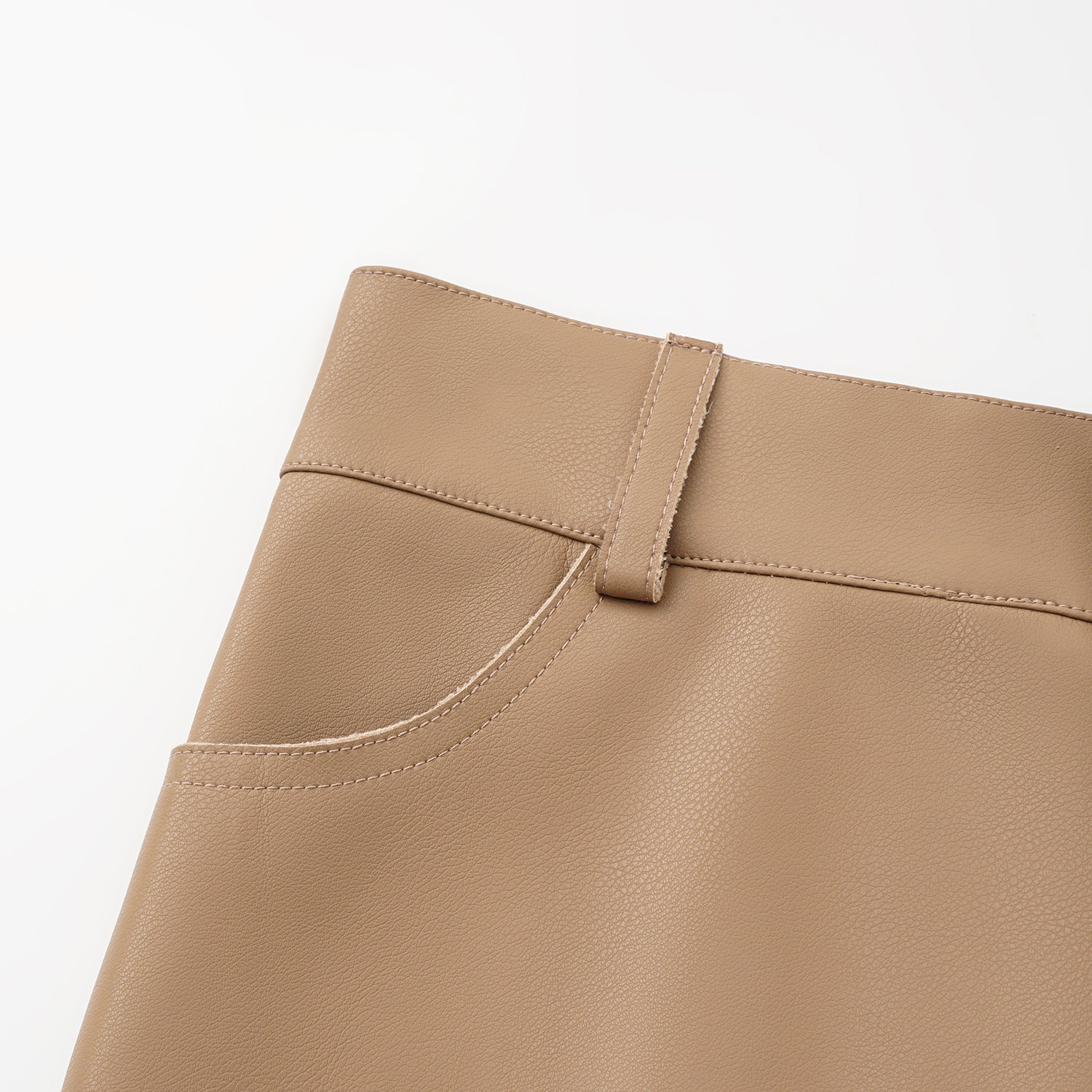 “Easy-go Chic” 純素皮精裁切皮工藝九分褲—Sugar Almond焦糖杏仁