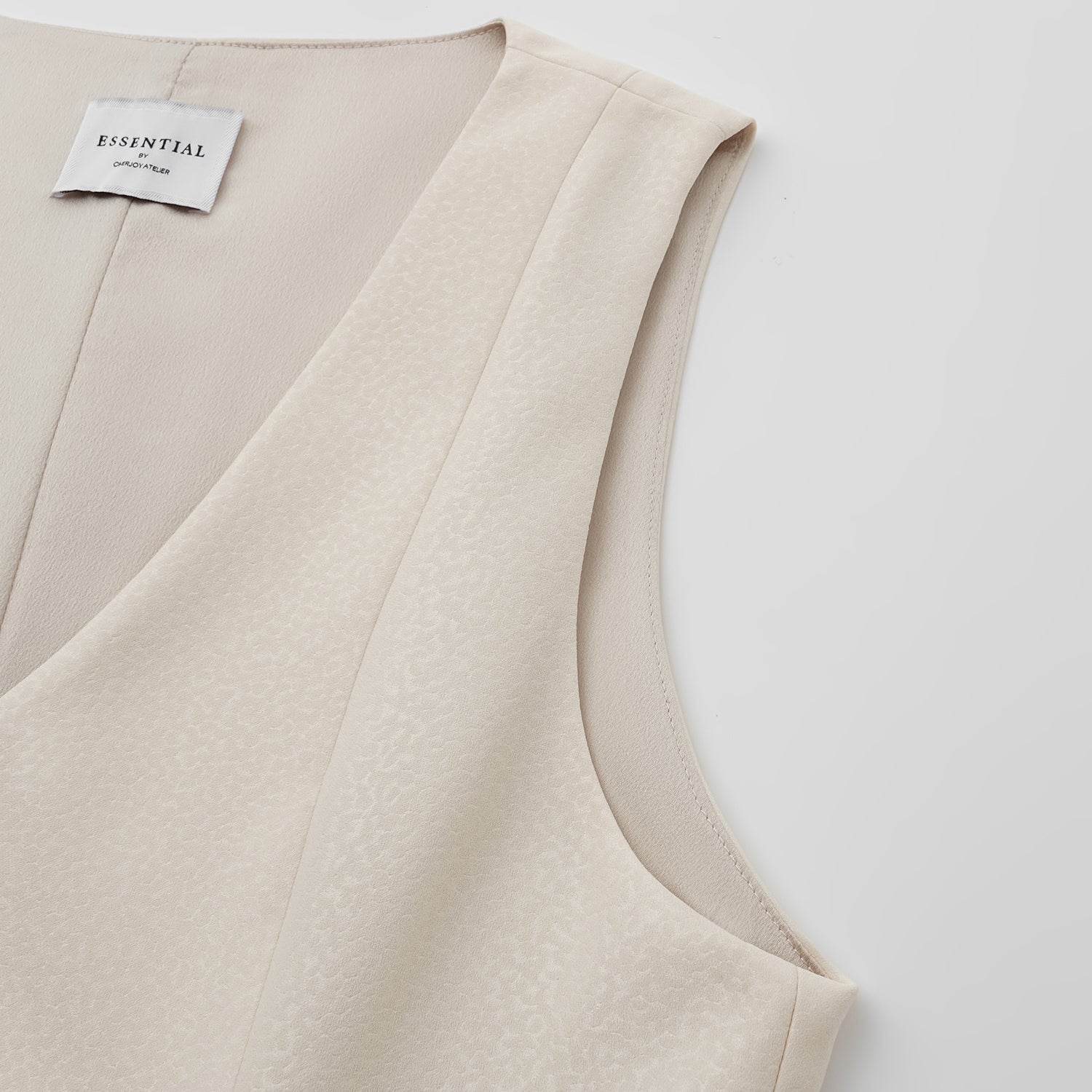 "Speak Sleek" 奢華特殊岩紋肌理西裝馬甲背心—Dune Mist隱沙