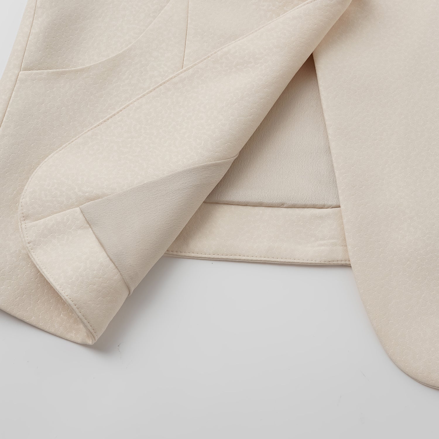 "Speak Sleek" 奢華特殊岩紋肌理西裝馬甲背心—Dune Mist隱沙