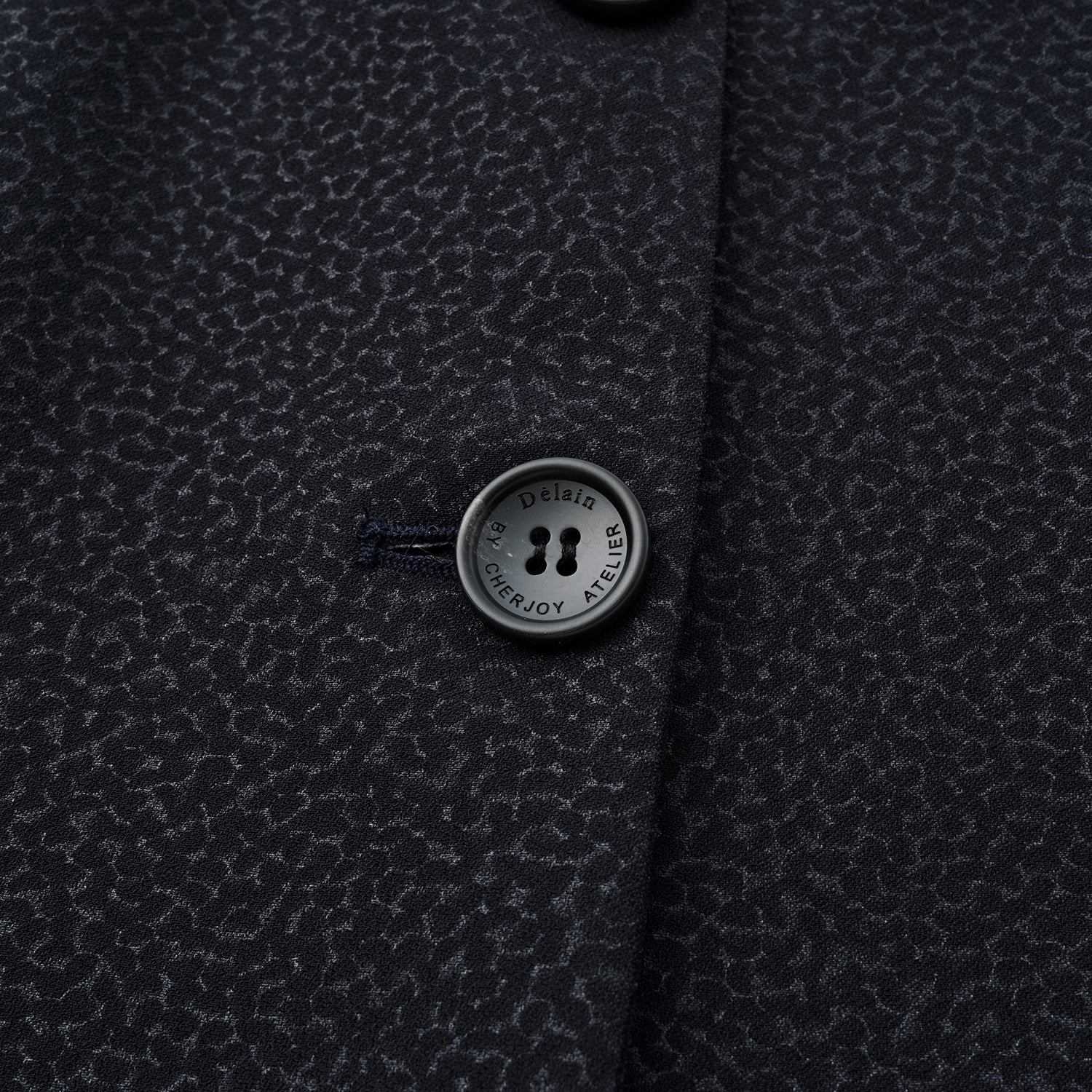 "Speak Sleek" 奢華特殊岩紋肌理西裝馬甲背心—Dark Mirage隱曜