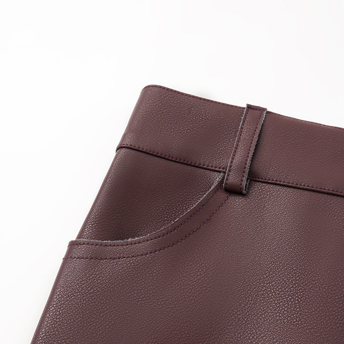 “Easy-go Chic” 純素皮精裁切皮工藝九分褲—Rum Raisin 微醺朗姆