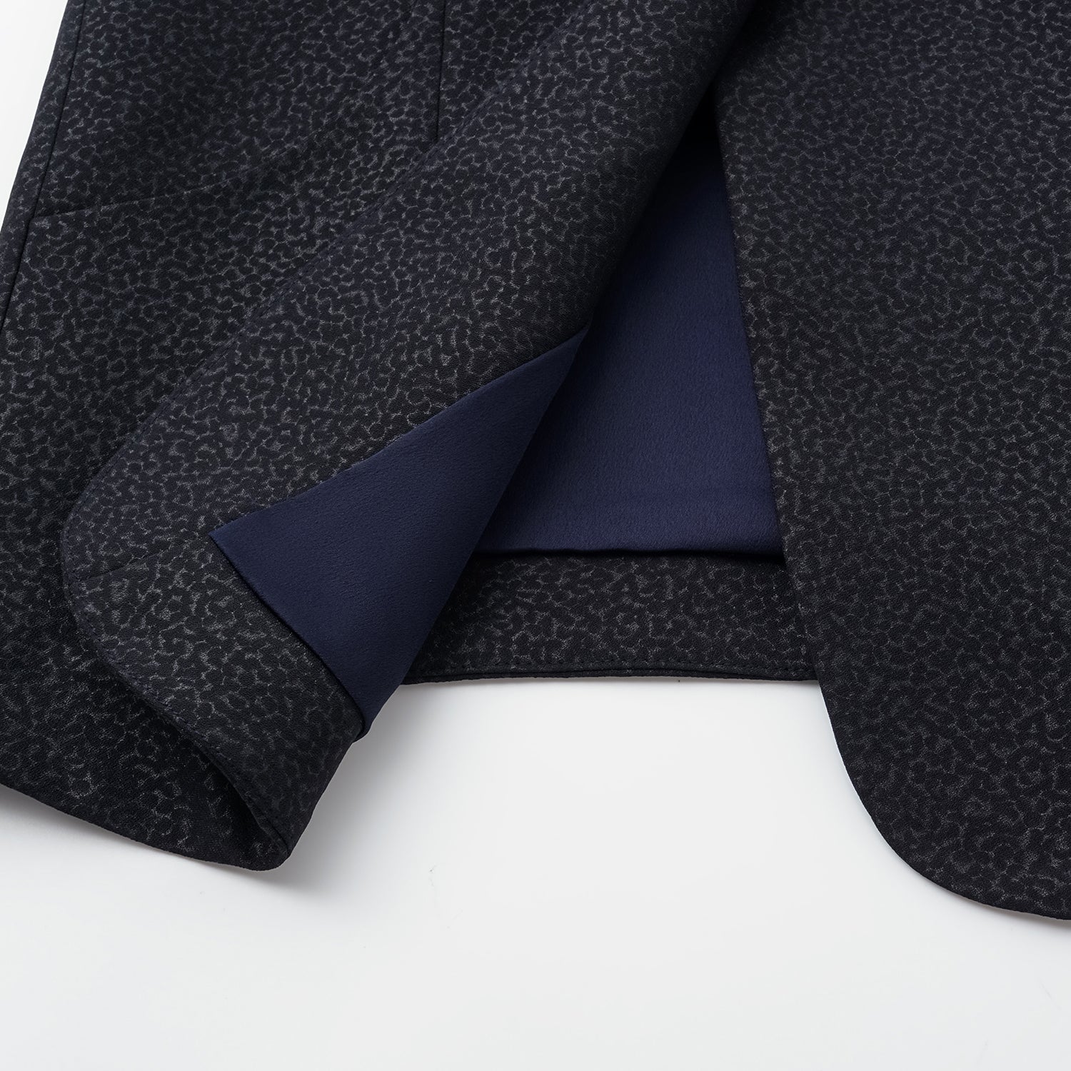 "Speak Sleek" 奢華特殊岩紋肌理西裝馬甲背心—Dark Mirage隱曜