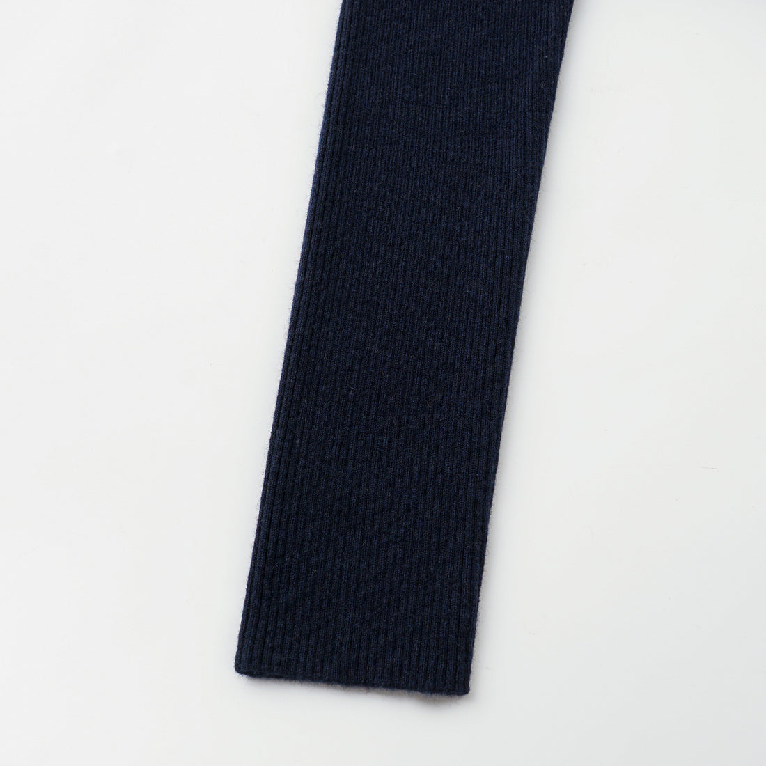 “Winter Diary” 100% Cashmere假兩件式羅紋拼接針織上衣—Velvet Navy靜夜沉藍