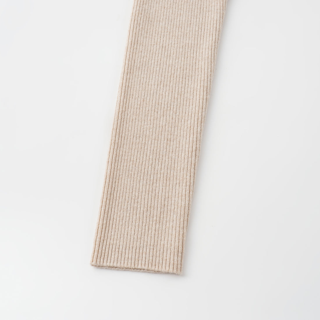 “Winter Diary” 100% Cashmere假兩件式羅紋拼接針織上衣—Soft Sand柔沙暖杏