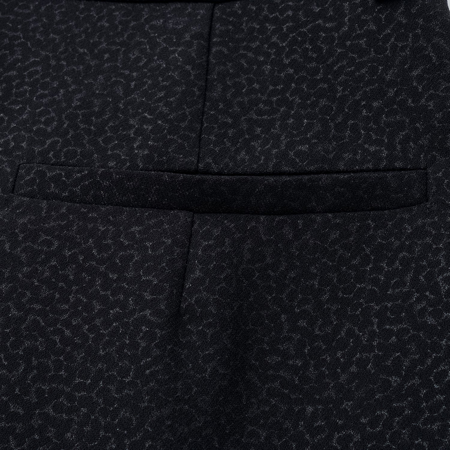 "Speak Sleek" 奢華特殊岩紋肌理西裝短褲—Dark Mirage隱曜